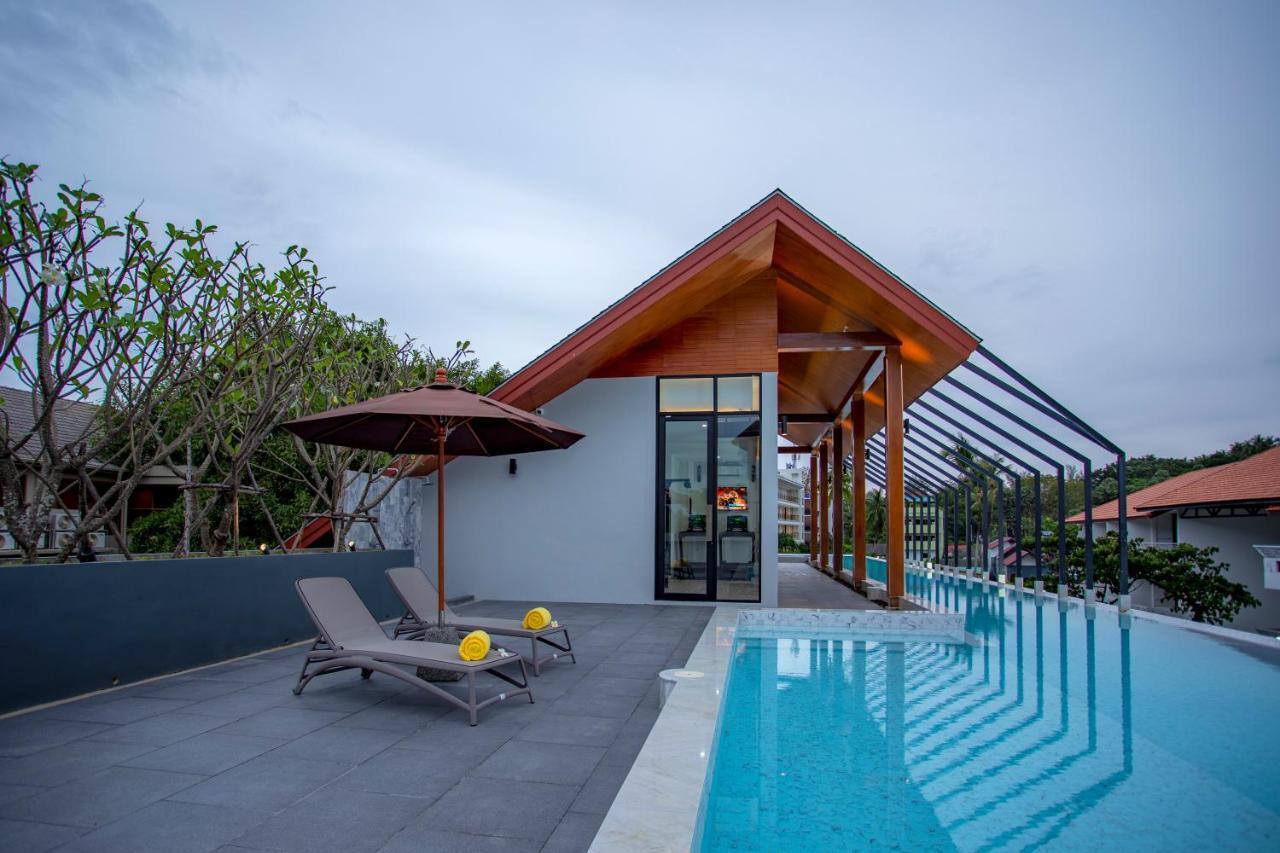 Surin Beach Residence Bagian luar foto